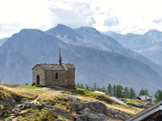 Die Kapelle Maria zum Schnee ist das Herzstück der Alpsiedlung Nesselalp.