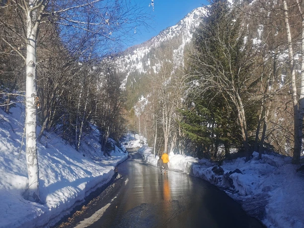 Von Rischinen zum Stausee Gibidum