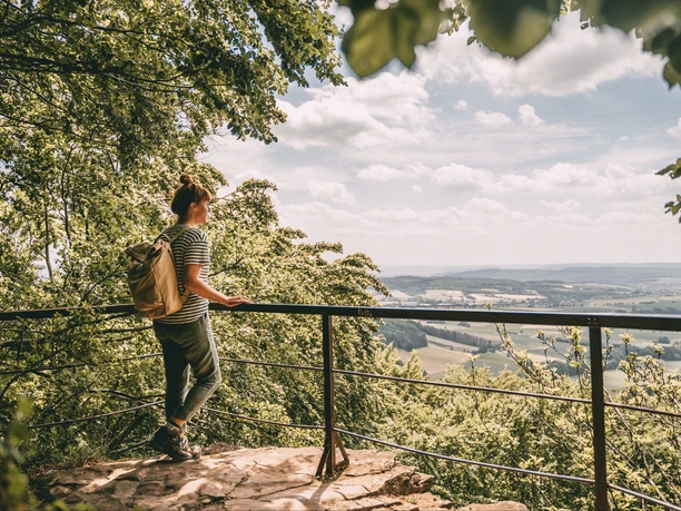 Aussicht auf dem Weserbergland-Weg beim Hohenstein