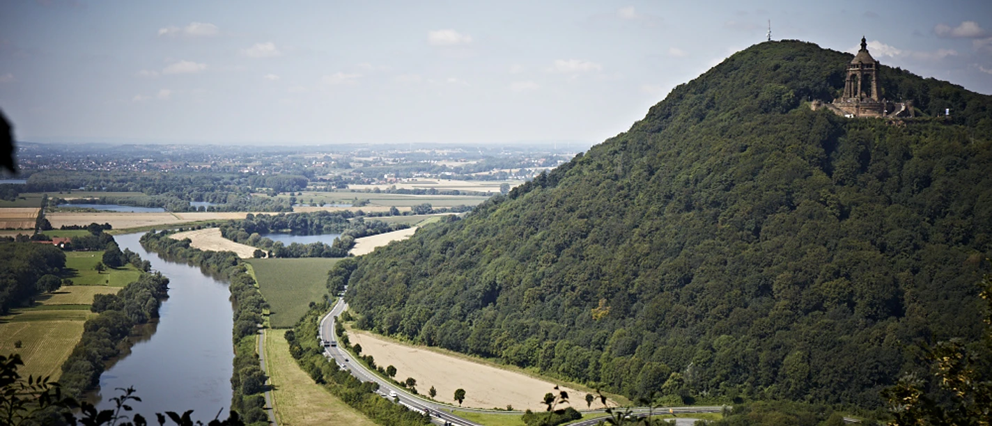 Porta Westfalica mit Blick aufs Kaiser-Wilhelm-Denkmal