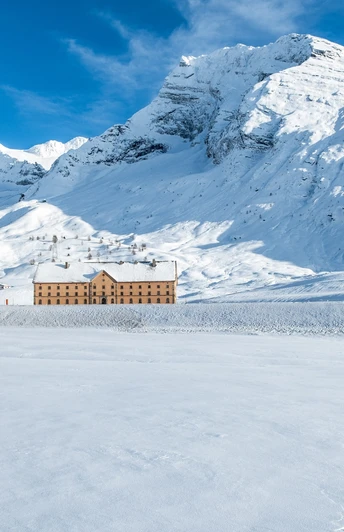 Schneeschuhlaufen Simplonpass beim Hospiz Simplon
