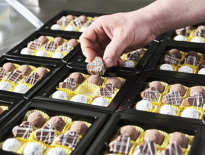 Edle Pralinen, liebevoll handgemacht und perfekt zum Geniessen