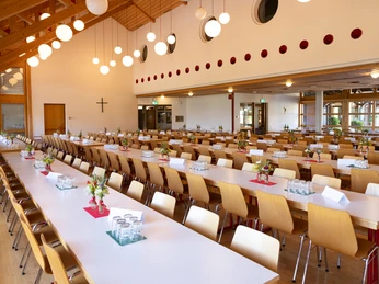 Der grosse Saal bietet Platz für Veranstaltungen