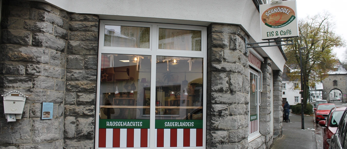 Schnöggel Eiscafé.JPG