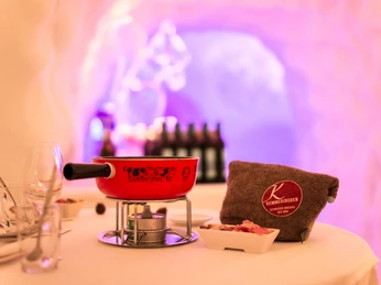 Il est également possible de passer la nuit dans un igloo en hiver