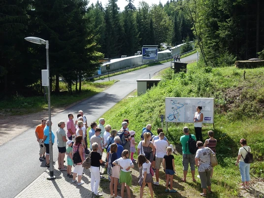 Führung an der Rennschlitten- und Bobbahn
