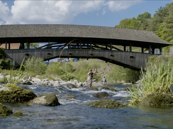 Fliegenfischer an der Forbacher Holzbrücke