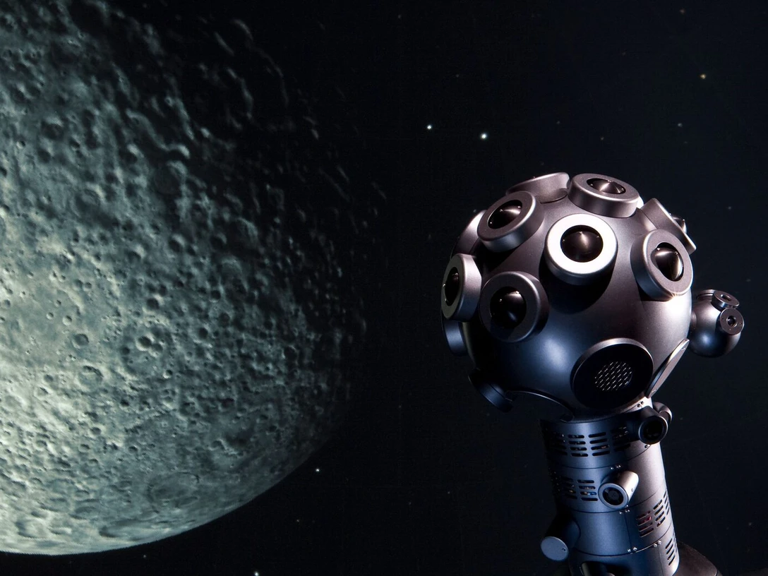 MHK_Projektion-im-Planetarium-Kassel_Foto-Arno-Hensmanns_MA24543.jpg