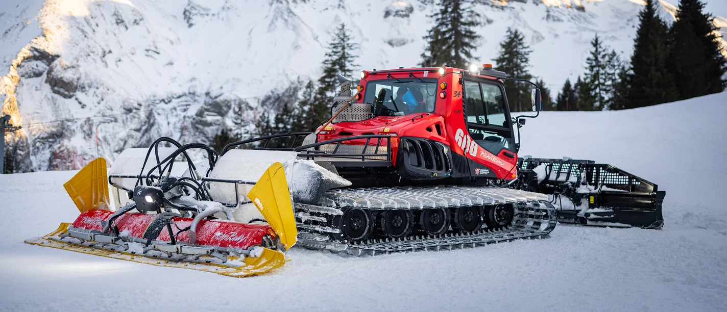 Bergbahnen Sörenberg_Pistenbully_Mitarbeiter_Kilian Bucher_Christian Krebs Photography.jpg