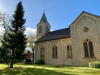 Augustdorf, Alte Dorfkirche.jpg Alte Dorfkirche in Augustdorf