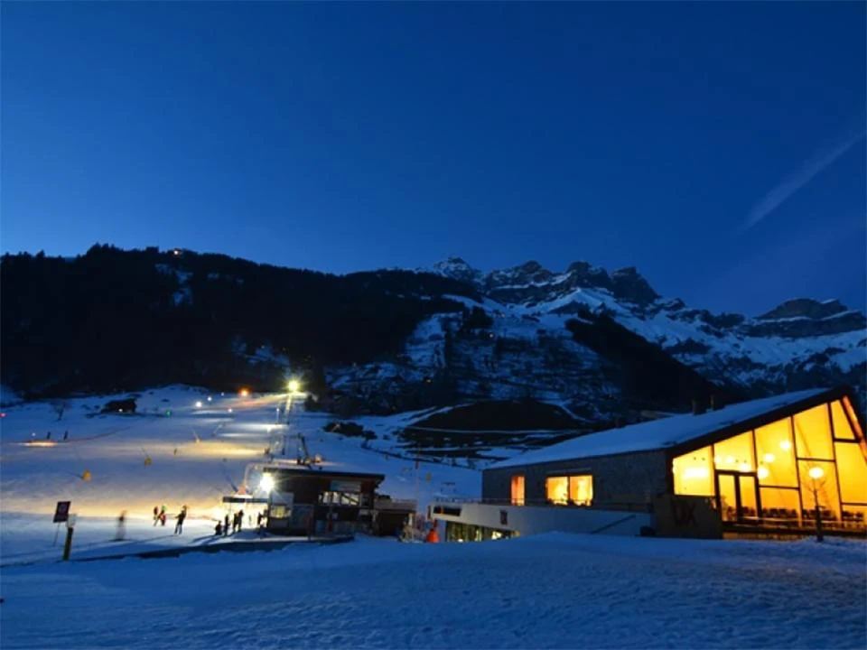 Nachtskifahren Brunni