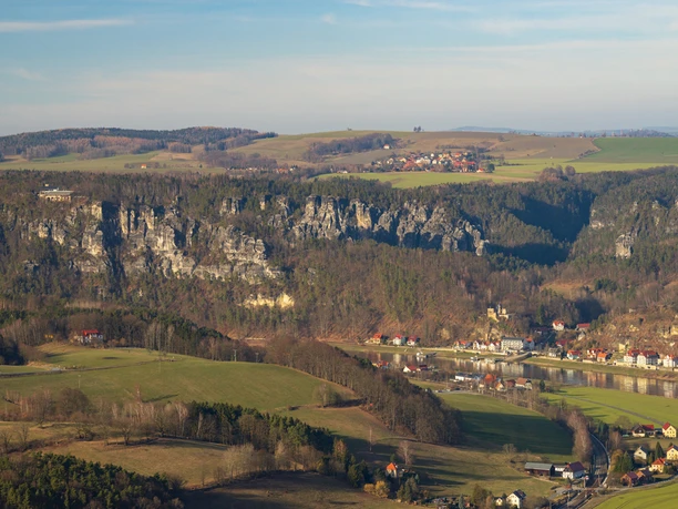 Blick vom Lilienstein Richtung Kurort Rathen