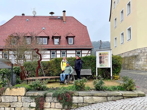 Am "Marktplatz" in Krippen beginnt der SonnenUhrenWeg