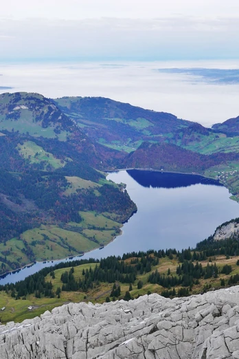 Das idyllische Wägital überzeugt mit seiner traumhaften Landschaft.