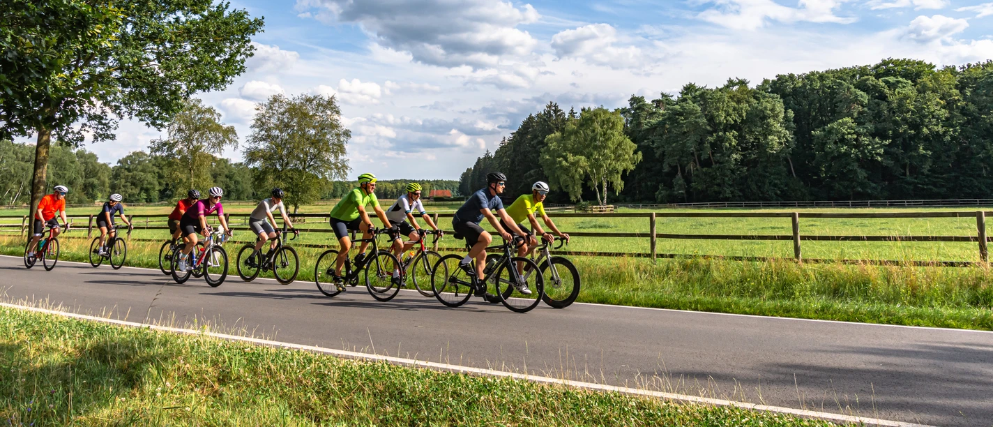 Genuss der Landschaft während der Rennradtour in der Gruppe Genuss der Landschaft während der Rennradtour in der Gruppe