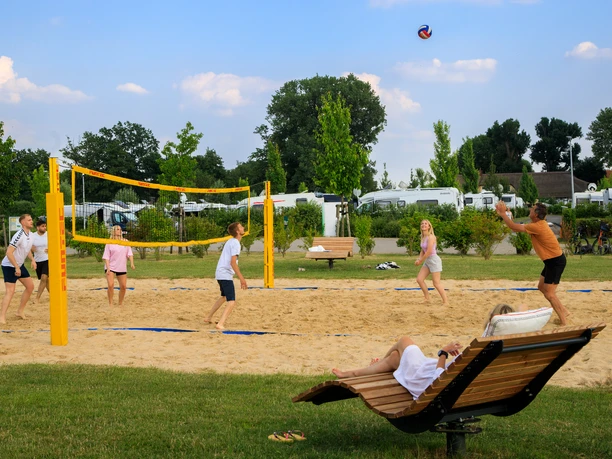 TiemannsHof_Camping_Lembruch_Beachvolleyball.jpg