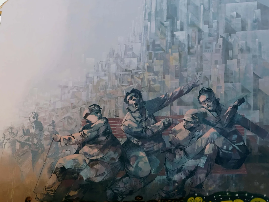 Mural Monumentales Wandgemälde mit kunstvoll gestalteten Figuren in Retro-Uniformen, umgeben von geometrischen Formen.Monumental mural with artistically designed figures in retro uniforms, surrounded by geometric shapes.