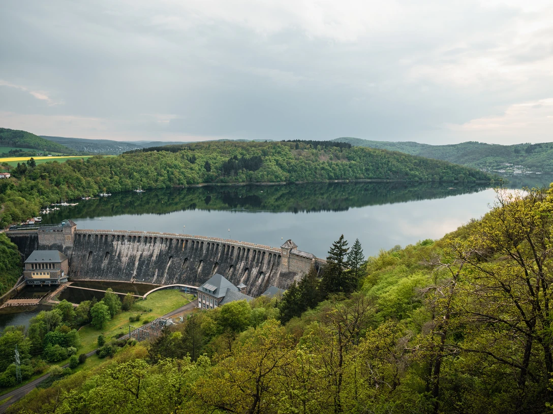 Edersee und Staumauer Frühjahr 2024