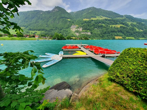 Badi Lungern SUP und Pedalo