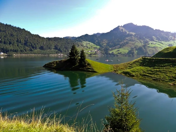 Malerischer Blick auf den Wägitalersee.