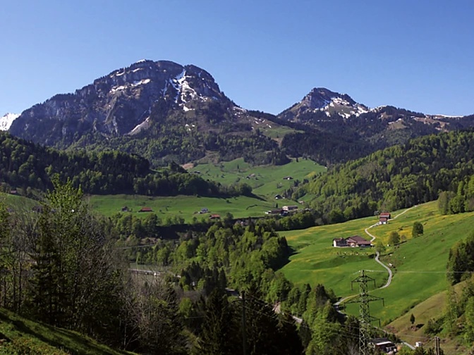 Blick auf Gross und Chli Aubrig.