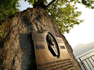 Mark Twain Denkmal in Weggis