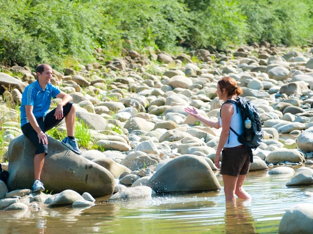 Ein Fussbad in der Kleinen Emme - Eine ideale Abkühlung