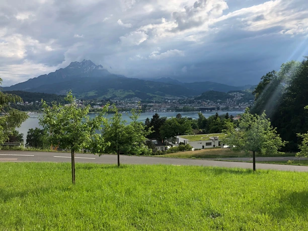 Gerlisbergstrasse, Blick Richtung Stadt und Pilatus