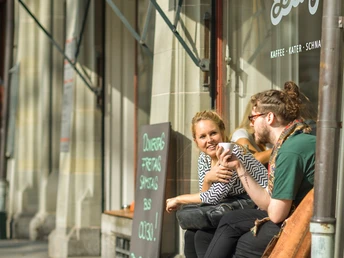 Gute Gespräche bei Filou & Bengel im Quartier Hirschmatt-Neustadt