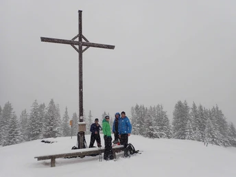 Schneeschuhtrail Jänzi Panorama Trail Gipfelkreuz