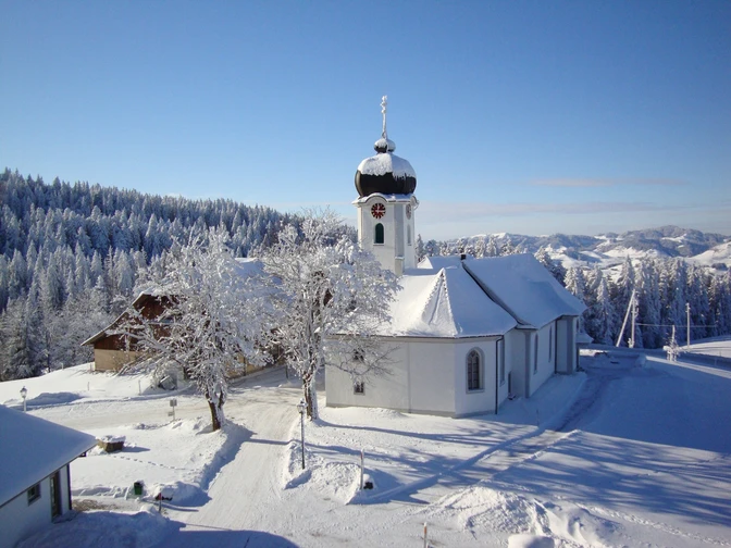 Kurort Heiligkreuz im weissen Winterkleid