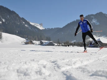 Langlaufen in Marbach, im Hintergrund die Schrattenfluh