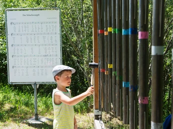 Posten Klangspiel auf dem Erlebnisweg