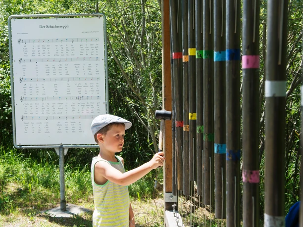 Posten Klangspiel auf dem Erlebnisweg