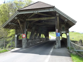 Hohe Brücke