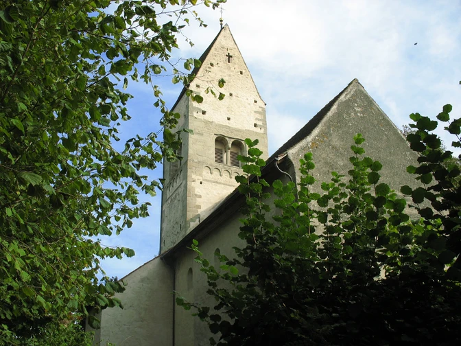 Auf der Insel Ufenau befinden sich zwei mittelalterliche Kirchen.