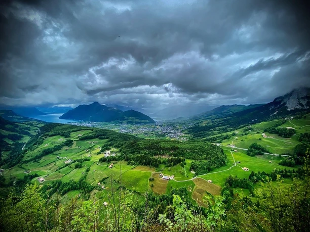 Aussicht von der Fallenflue über den Talkessel Schwyz