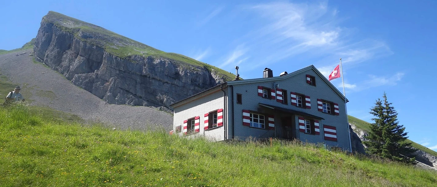 Brisenhaus im Gebiet Niederrickenbach auf der Wanderung von Klewenalp her.
