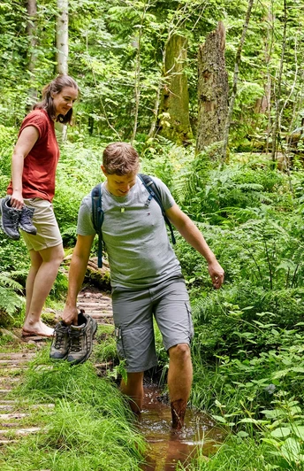 Barfusspfad (Gesundheitspfad) Heiligkreuz