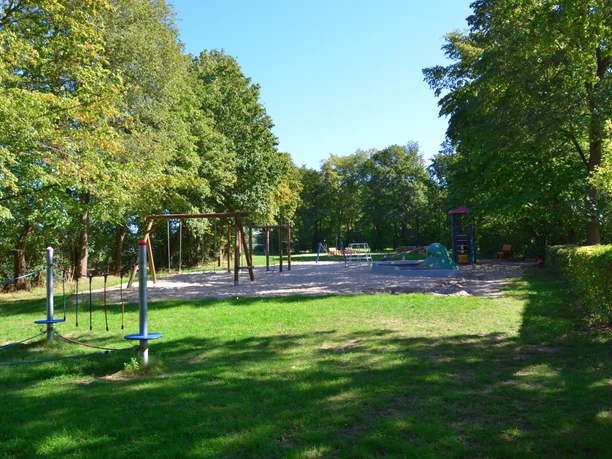 Freibad Hemkenrode - Spielplatz Freibad Hemkenrode - Blick auf die Terrasse