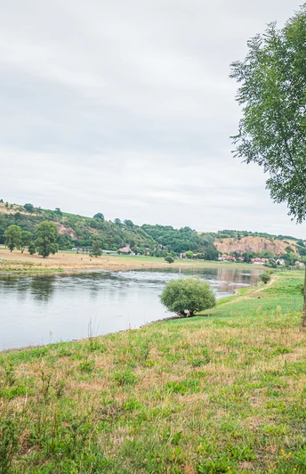 Immer der Elbe entlang