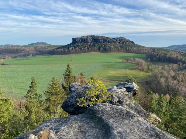 Aussicht vom Quril auf den Pfaffenstein