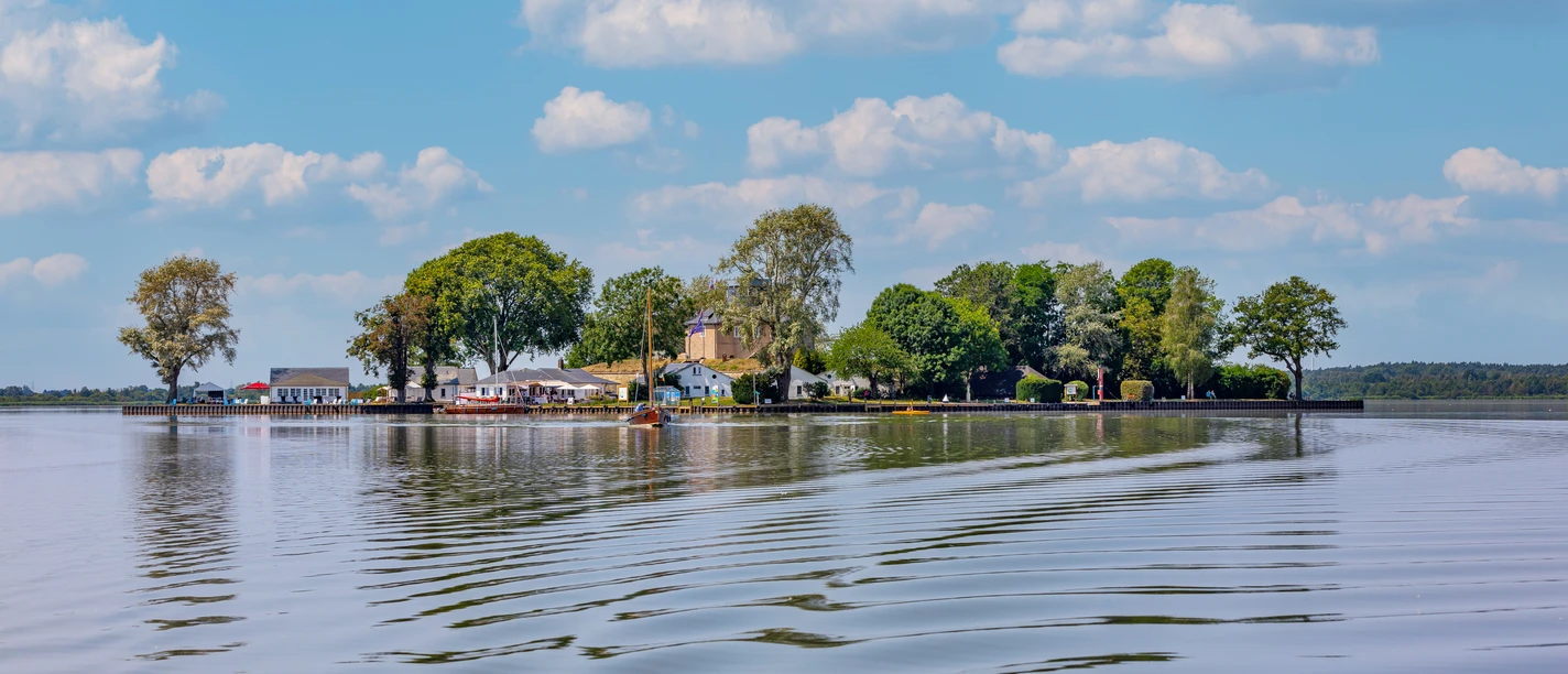 Insel Wilhelmstein mit Auswanderer Insel Wilhelmstein mit Auswanderer
