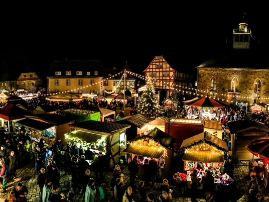 Schwälmer Weihnachtsmarkt bei Nacht