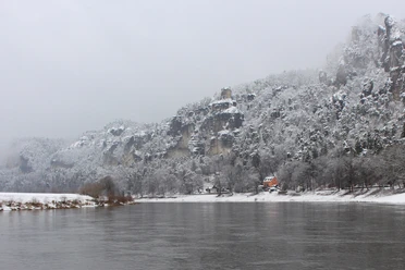 Elbe zwischen Wehlen und Kurort Rathen