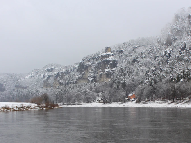 Elbe zwischen Wehlen und Kurort Rathen