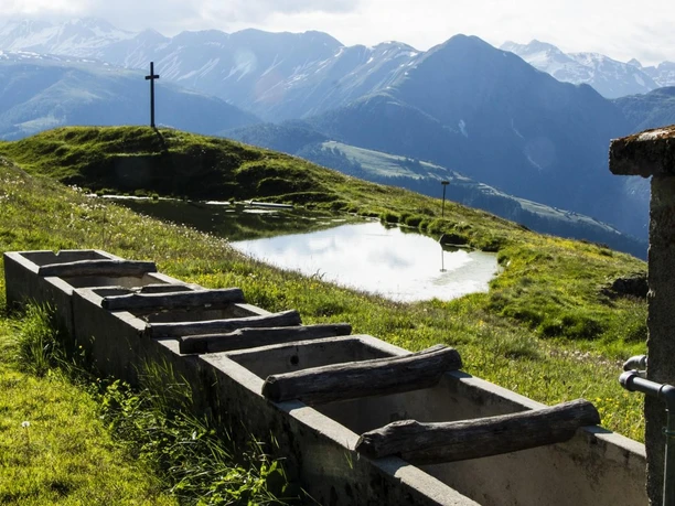 Wanderung von der Fiescheralp via Laxerstafel nach Lax