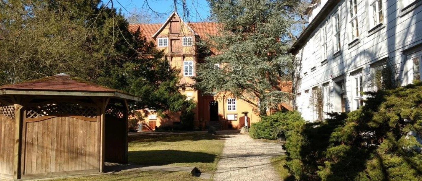 Ensemble Gustav Stresemann Institut F GSI (1).jpg