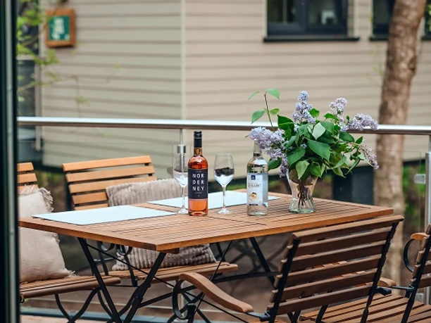 Terrasse Entdeckerhäuser Tierpark Ströhen