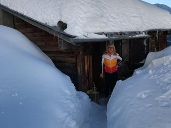 2f6b223f-ac4e-4e6c-b5b6-bbe8ec940e05